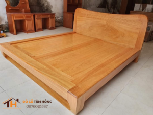 Giường Gỗ Sồi Nga Mẫu Mới 1m8*2m Dát Phản Sồi (VIP) - GG005
